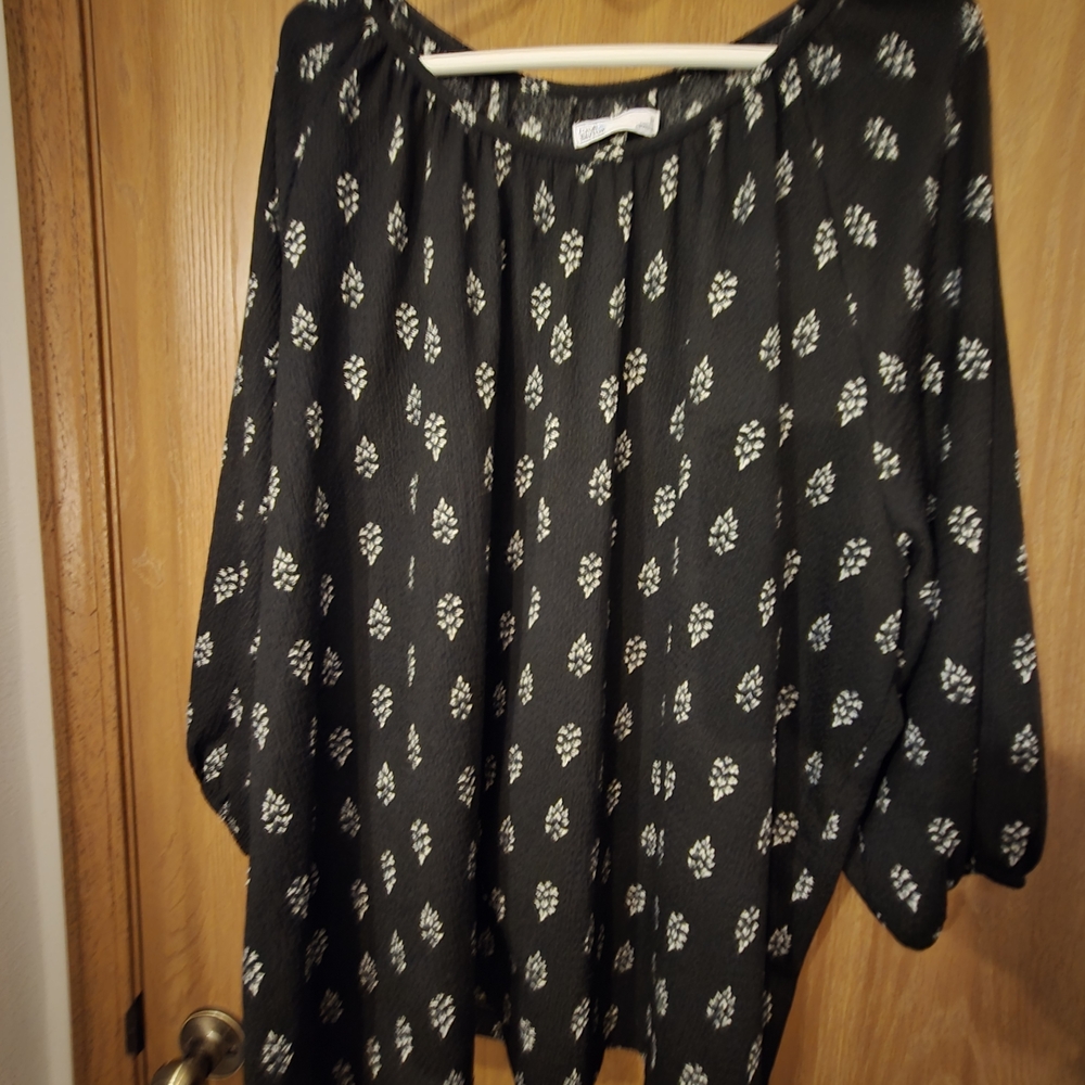 croft & barrow Black Blouse with White Leaf Print